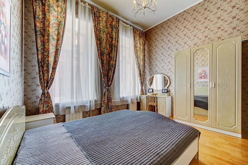 Sutkipeterburg Petrogradskaya Apartment Saint Petersburg Bilik gambar
